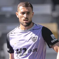 Léo Duarte sofre lesão antes de estreia pelo Atlético-MG