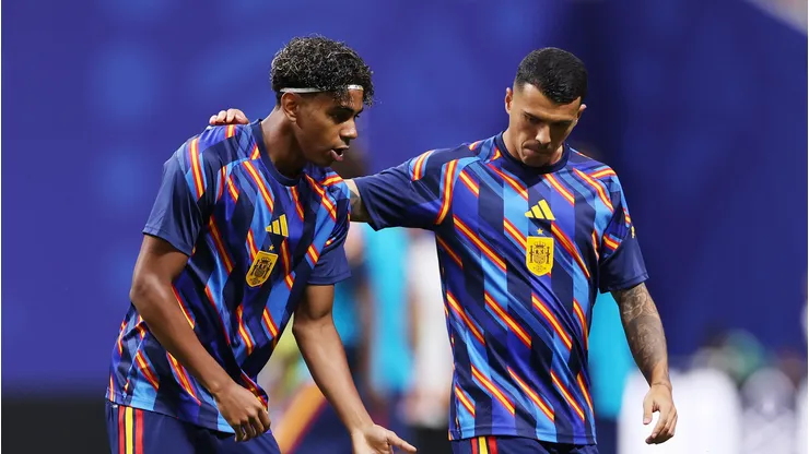 Lamine Yamal #19 and Pedro Porro #12 of Spain are seen during the warm up before the FIFA World Cup 2026 Group H match between Spain and Saudi Arabia at Atlanta Stadium on June 21, 2026 in Atlanta, Georgia. (Photo by Mattia Ozbot/Getty Images)