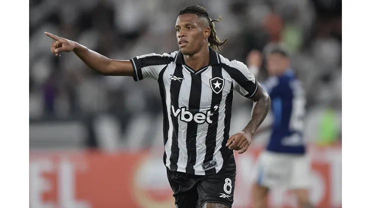 RJ - RIO DE JANEIRO - 06/05/2026 - COPA SUL-AMERICANA 2026, BOTAFOGO X RACING - Danilo jogador do Botafogo comemora seu gol durante partida contra o Racing no estadio Engenhao pelo campeonato Copa Sul-Americana 2026. Foto: Thiago Ribeiro/AGIF