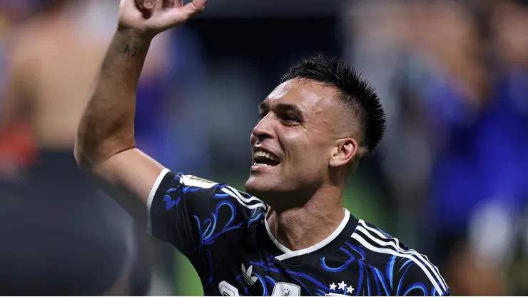 ATLANTA, GEORGIA - JULY 15: Lautaro Martinez #22 of Argentina celebrates after the 2-1 win during the FIFA World Cup 2026 Semi Final match between England and Argentina at Atlanta Stadium on July 15, 2026 in Atlanta, Georgia. (Photo by Buda Mendes/Getty Images)