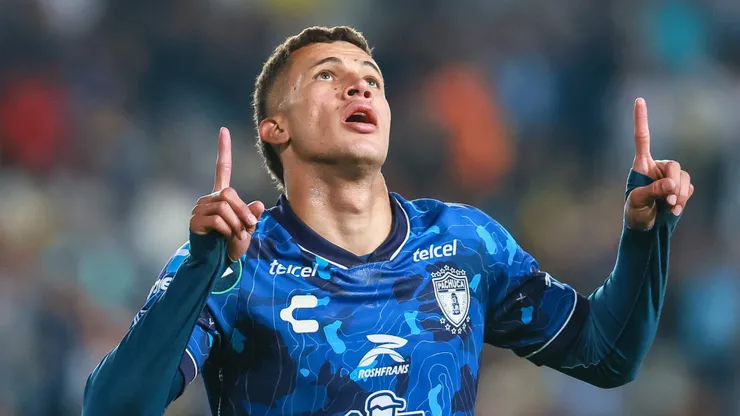 Nelson Deossa of Pachuca celebrates after scoring the team's second goal during the 2024 Concacaf Champions Cup semifinal second leg between Pachuca and America at Hidalgo Stadium on April 30, 2024 in Pachuca, Mexico.