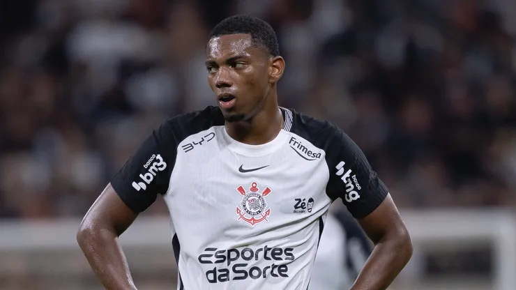 André Luiz pode deixar o Corinthians.