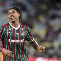 John Kennedy quer ficar, mas Fluminense aguarda nova oferta da Lazio