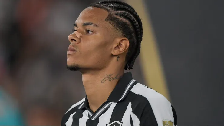 Newton durante confronto entre Botafogo e Nacional Potosí na Libertadores de 2026.
