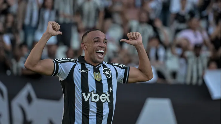 RJ - RIO DE JANEIRO - 07/12/2025 - BRASILEIRO A 2025, BOTAFOGO X FORTALEZA - Marcal jogador do Botafogo durante partida contra o Fortaleza no estadio Engenhao pelo campeonato Brasileiro A 2025. Foto: Thiago Ribeiro/AGIF