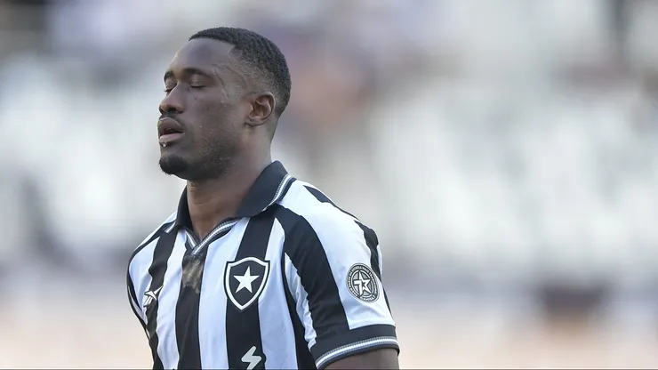 Botafogo pode romper contrato de Bastos