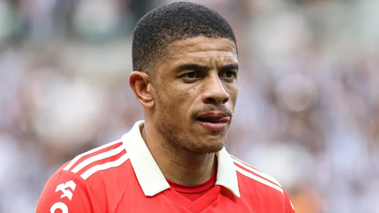 Taison durante confronto entre Atlético-MG e Internacional no Brasileirão de 2022.