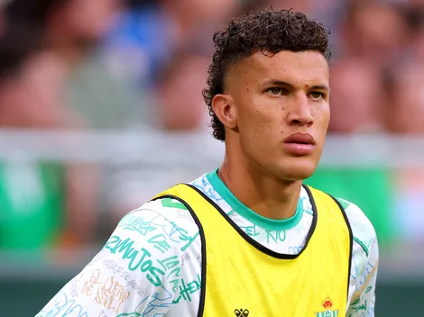 Vasco aguarda dirigentes do Betis para fechar com Deossa