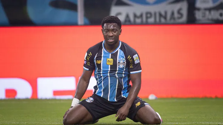 Amuzu, atacante do Grêmio (2)