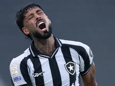 Barboza critica Botafogo por trocar foto no Nilton Santos