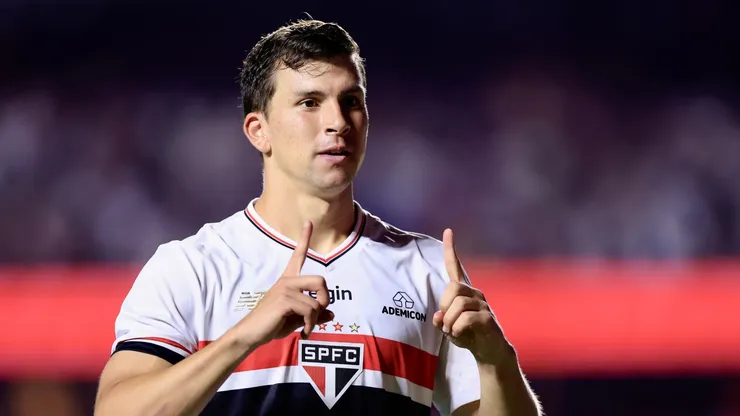 Tapia jogador do São Paulo comemora seu gol durante partida contra o Santos no estádio Morumbi pelo campeonato Paulista 2026. Foto: Marcello Zambrana/AGIF