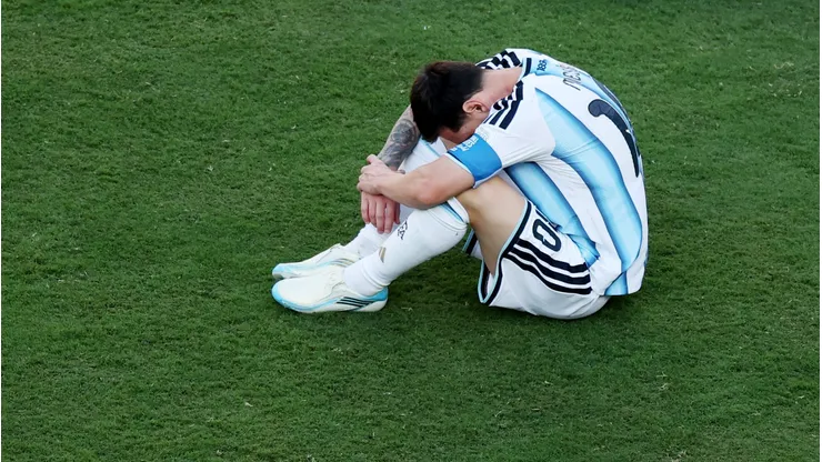 EAST RUTHERFORD, NEW JERSEY - JULY 19: Lionel Messi #10 of Argentina reacts after the 0-1 loss during the FIFA World Cup 2026 Final match between Spain and Argentina at New York New Jersey Stadium on July 19, 2026 in East Rutherford, New Jersey. (Photo by Kevin C. Cox/Getty Images)