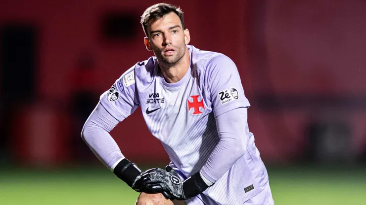 Leo Jardim jogador do Vasco durante partida contra o Vitoria no estadio Barradao pelo campeonato Brasileiro A 2026. Foto: Jhony Pinho/AGIF