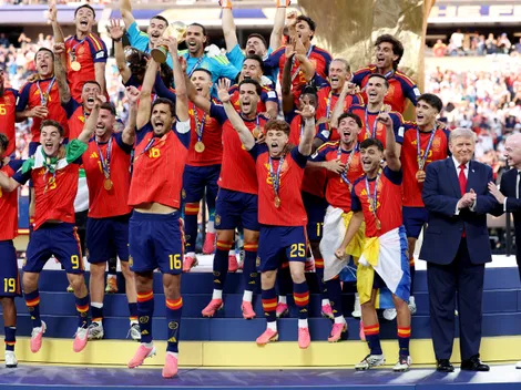 Espanha comemora título com bandeiras diferentes