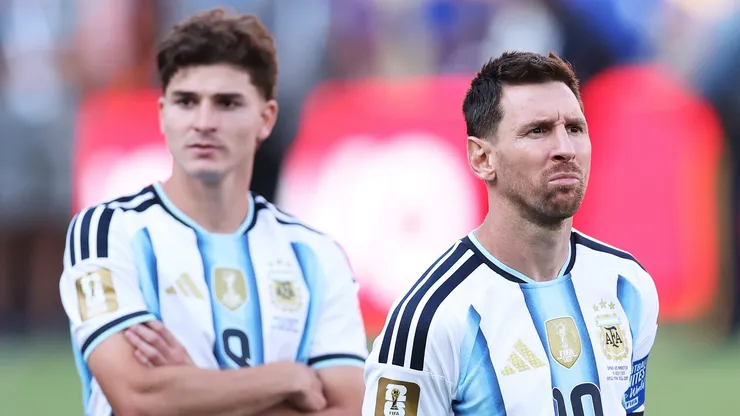 Jogadores da Argentina dão as costas para festa da Espanha. Foto: Justin Setterfield/Getty Images