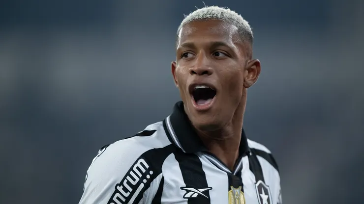 Palmeiras tenta convencer o Botafogo por Danilo