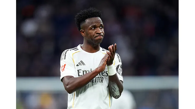 MADRID, SPAIN - JANUARY 17: Vinicius Junior of Real Madrid applauds the fans after victory in the LaLiga EA Sports match between Real Madrid CF and Levante UD at Estadio Santiago Bernabeu on January 17, 2026 in Madrid, Spain. (Photo by Angel Martinez/Getty Images)