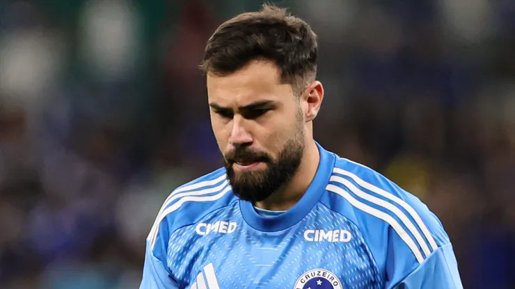 Matheus Cunha durante partida contra o Grêmio no Brasileirão de 2026.
