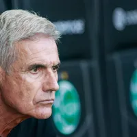 Grêmio mantém Luís Castro e cobra reação do elenco