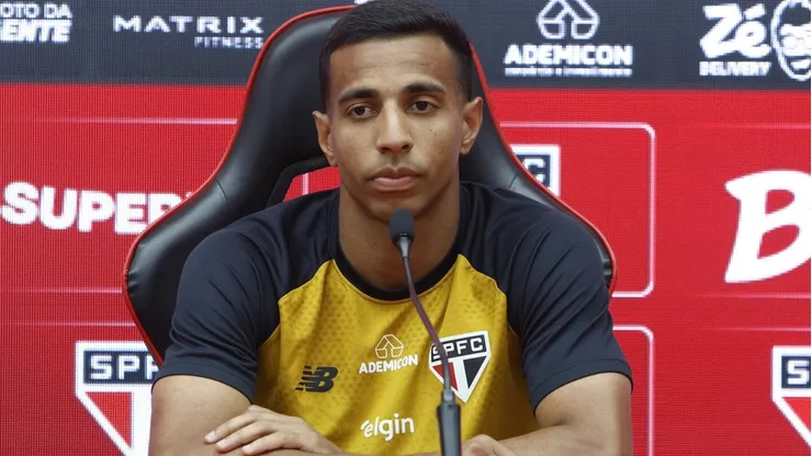 Foto: Divulgação/São Paulo: Victor Sá durante entrevista coletiva de apresentação no São Paulo.