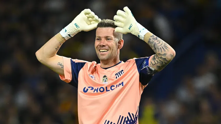 BUENOS AIRES, ARGENTINA - NOVEMBER 23: Guido Herrera of Talleres gestures during a Round Of 16 Torneo Clausura Betano match between Boca Juniors and Talleres 2025 at Estadio Alberto J. Armando on November 23, 2025 in Buenos Aires, Argentina. (Photo by Rodrigo Valle/Getty Images)