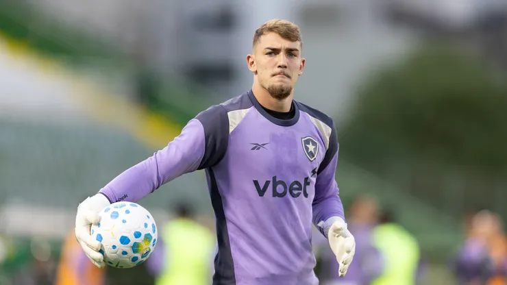 Leo Linck jogador do Botafogo durante partida contra o Chapecoense no estadio Arena Conda pelo campeonato Copa Do Brasil 2026.