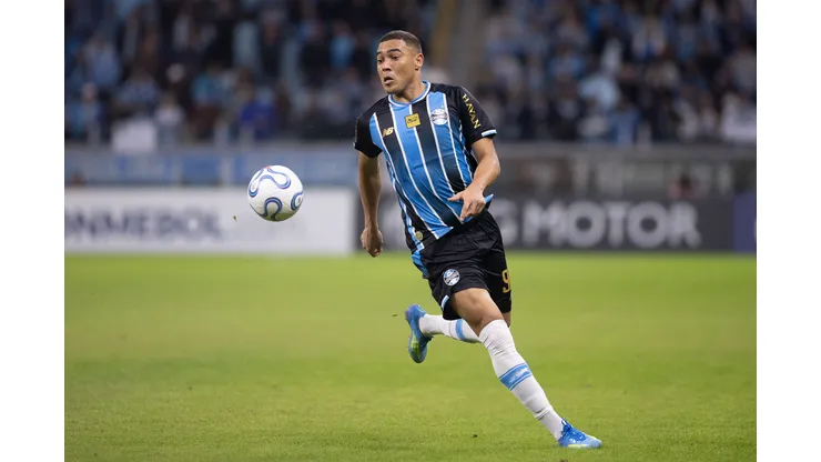 Carlos Vinicius jogador do Gremio durante partida contra o [EQUIPE 2] no estadio Arena do Gremio pelo campeonato Copa Sul-Americana 2026.
