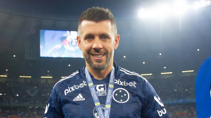Pezzolano tecnico do Cruzeiro durante partida contra o CSA no estadio Mineirao pelo campeonato Brasileiro B 2022. Foto: Fernando Moreno/AGIF