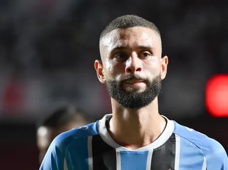 Grêmio foca na contratação de um meia após permanência de Wagner Leonardo