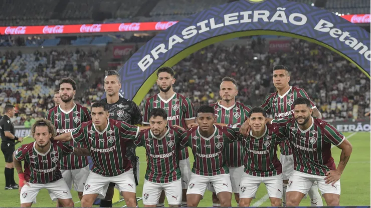 Jogadores do Fluminense posam para foto antes na partida contra Bragantino no estadio Maracana pelo campeonato Brasileiro A 2026. Foto: Thiago Ribeiro/AGIF