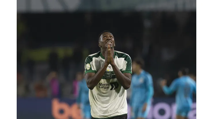 PR - CURITIBA - 13/05/2026 - COPA DO BRASIL 2026, CORITIBA X SANTOS - Jacy jogador do Coritiba lamenta durante partida contra o Santos no estadio Couto Pereira pelo campeonato Copa Do Brasil 2026. Foto: Hedeson Alves/AGIF