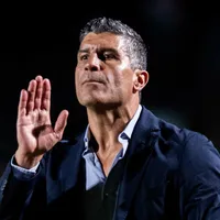 Pedro Emanuel valoriza empate do Vasco, mas cobra melhora