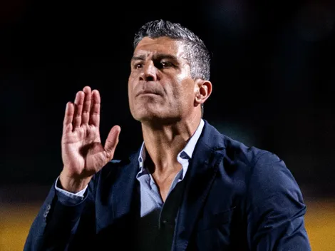 Pedro Emanuel valoriza empate do Vasco, mas cobra melhora