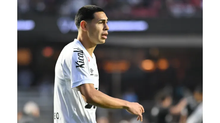 SP - SAO PAULO - 17/08/2025 - BRASILEIRO A 2025, SANTOS X VASCO - Saguier Caballero jogador do Santos durante partida contra o Vasco no estadio Morumbi pelo campeonato Brasileiro A 2025. Foto: Jota Erre/AGIF