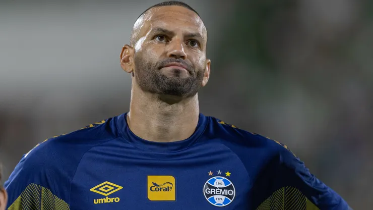 Weverton saiu em defesa de Luís Castro no Grêmio.