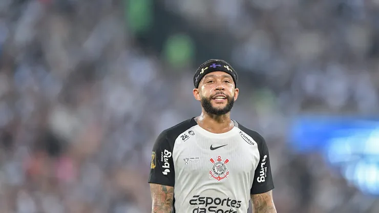 Memphis Depay jogador do Corinthians durante partida contra o Vasco no estadio Maracana pelo campeonato Copa Do Brasil 2025.