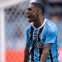 Tetê agrada torcida e ganha moral após atuação diante do Bolívar