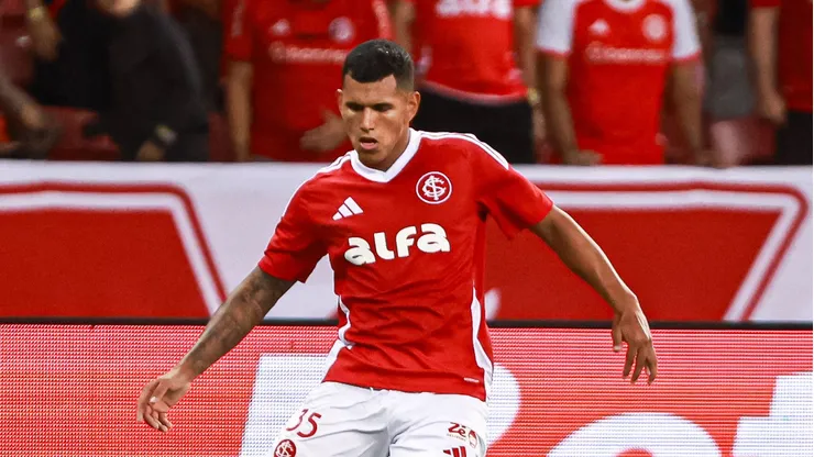 Braian Aguirre atuando no Internacional