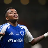 Keny Arroyo retorna aos treinos no Cruzeiro
