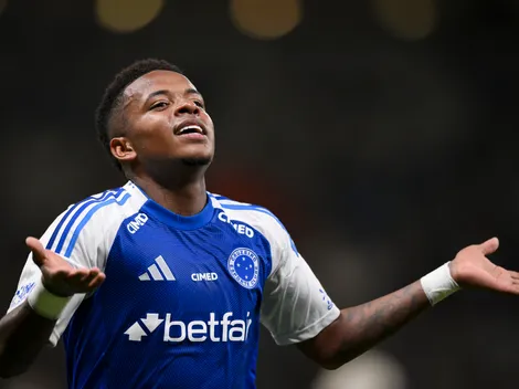 Keny Arroyo retorna aos treinos no Cruzeiro