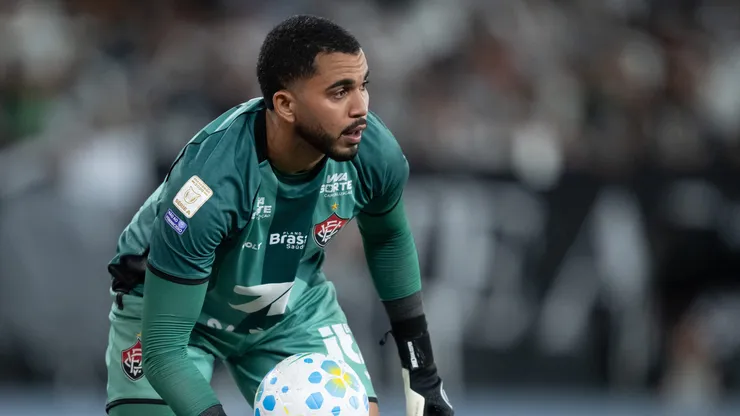 RJ - RIO DE JANEIRO - 23/07/2026 - BRASILEIRO A 2026, BOTAFOGO X VITORIA - Lucas Arcanjo goleiro do Vitoria durante partida contra o Botafogo no estadio Engenhao pelo campeonato Brasileiro A 2026. Foto: Jorge Rodrigues/AGIF