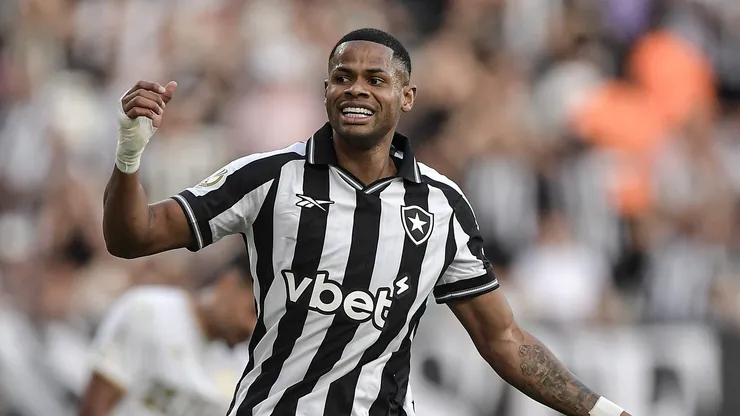 Junior Santos jogador do Botafogo durante partida contra o Chapecoense no estadio Engenhao pelo campeonato Copa Do Brasil 2026. Foto: Thiago Ribeiro/AGIF