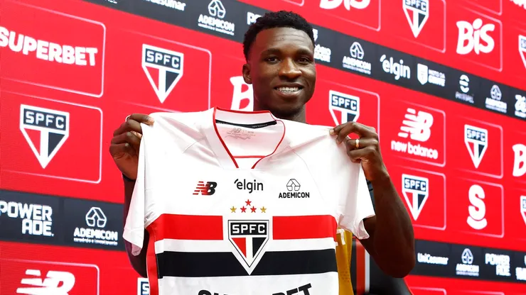 Aurélio Burta é apresentado - Foto: Rubens Chiri/São Paulo FC