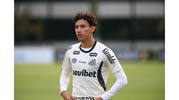 SP - SANTOS - 29/05/2026 - SANTOS, TREINO - Gabriel Bontempo jogador do Santos durante treino no Centro de Treinamento CT Rei Pele. Foto: Mauricio De Souza/AGIF