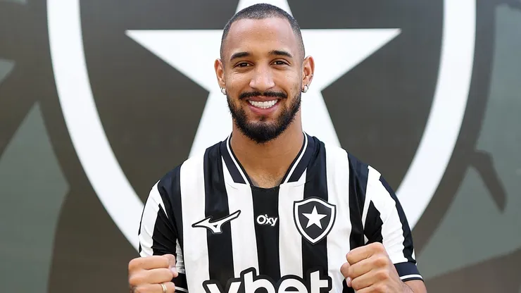 Lucas Monzón foi contratado recentemente - Foto: Vitor Silva/Botafogo.