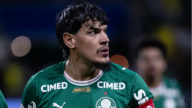 Gustavo Gómez deve renovar com o Palmeiras.