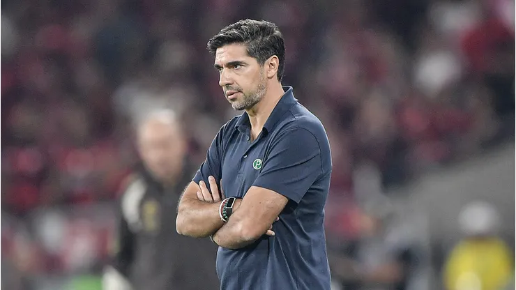 Abel Ferreira tecnico do Palmeiras durante partida contra o Flamengo no estadio Maracana pelo campeonato Brasileiro A 2026. Foto: Thiago Ribeiro/AGIF