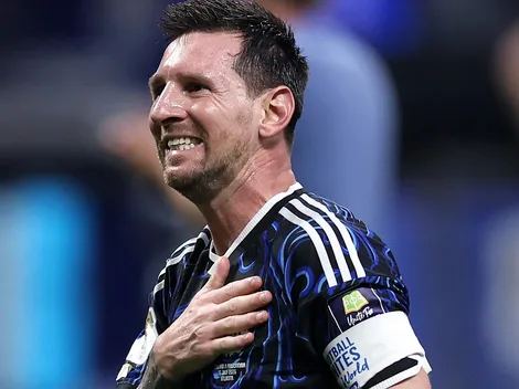Messi acompanha jogo do Leones de Rosario