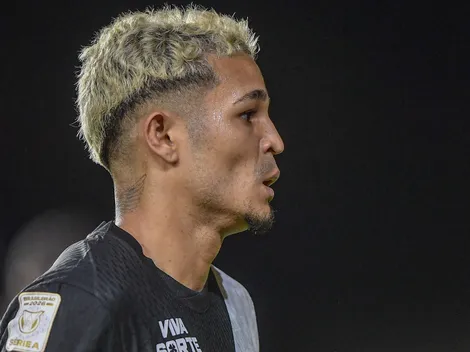 Adson reclama ao ser substituído e vascaínos criticam