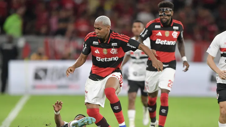 RJ - RIO DE JANEIRO - 26/07/2026 - BRASILEIRO A 2026, FLAMENGO X SAO PAULO - Lorran jogador do Flamengo durante partida contra o Sao Paulo no estadio Maracana pelo campeonato Brasileiro A 2026. Foto: Thiago Ribeiro/AGIF